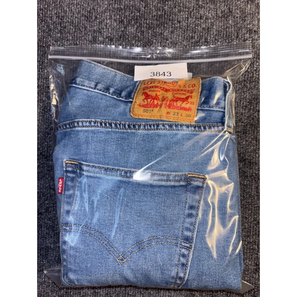 Levi's 501 Jeans Men's 33x30 Blue Denim Original Fit Straight Leg Button Fly‎